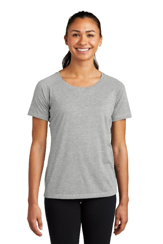 Gym T-shirts sweat -Sport-Tek Womens Moisture Wicking Short Sleeve Scoop Neck T-Shirt - Heather Light Grey