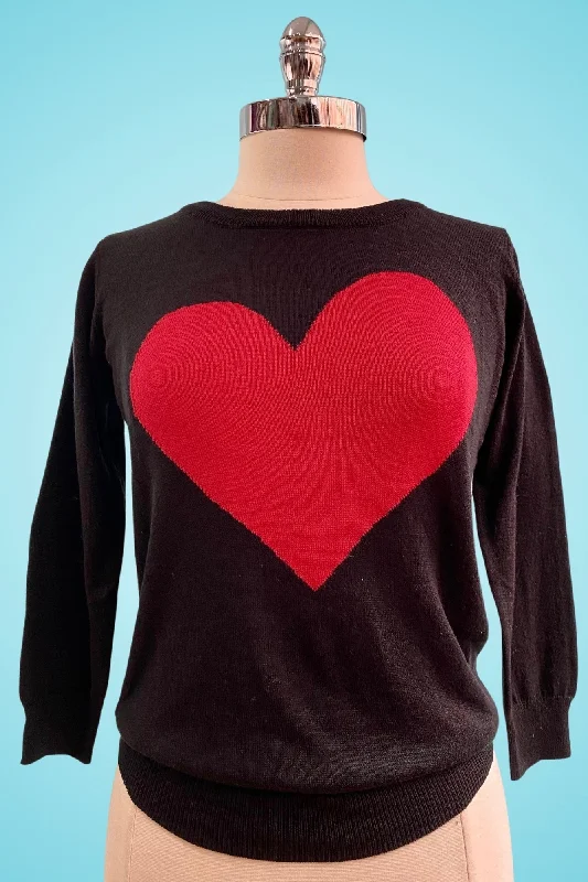 Slim white pullover sweater -Patterned rain jacket -Black and Red Heart Pullover Sweater