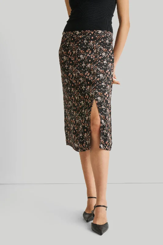 Rock ripped skirts roll -Brunch Skirt in Black Florals